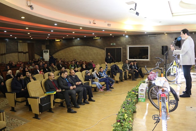 اجراي برنامه زنده موج جووني از راديو جوان باحمايت شوراي شهر و شهرداري لاهيجان/گزارش تصويري